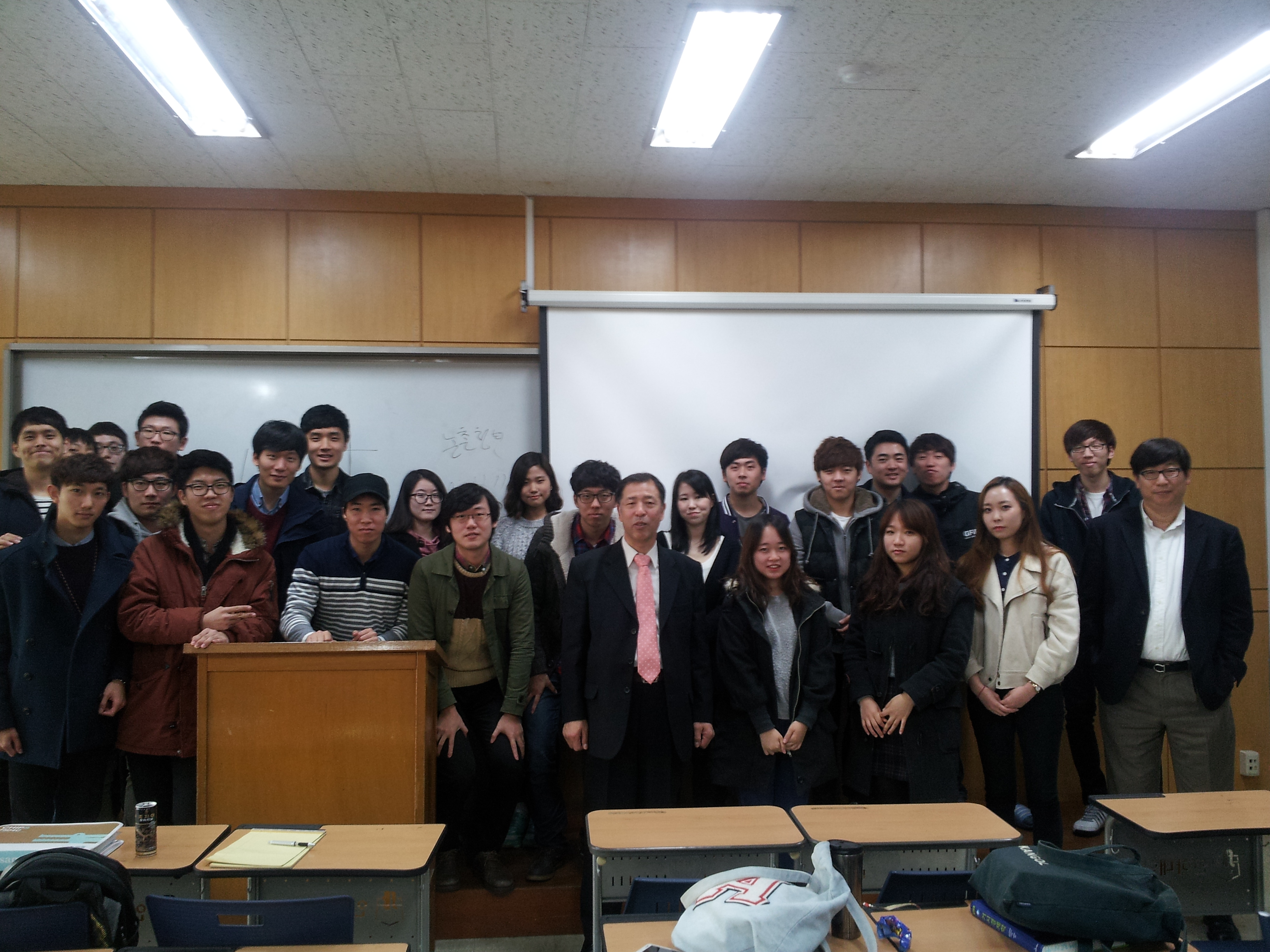 사본 - 인하대학특강 단체사진20141112.jpg