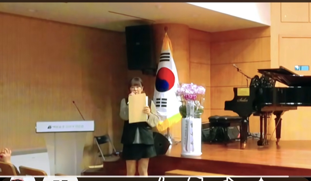 Screenshot_20261016_192519_YouTube.jpg